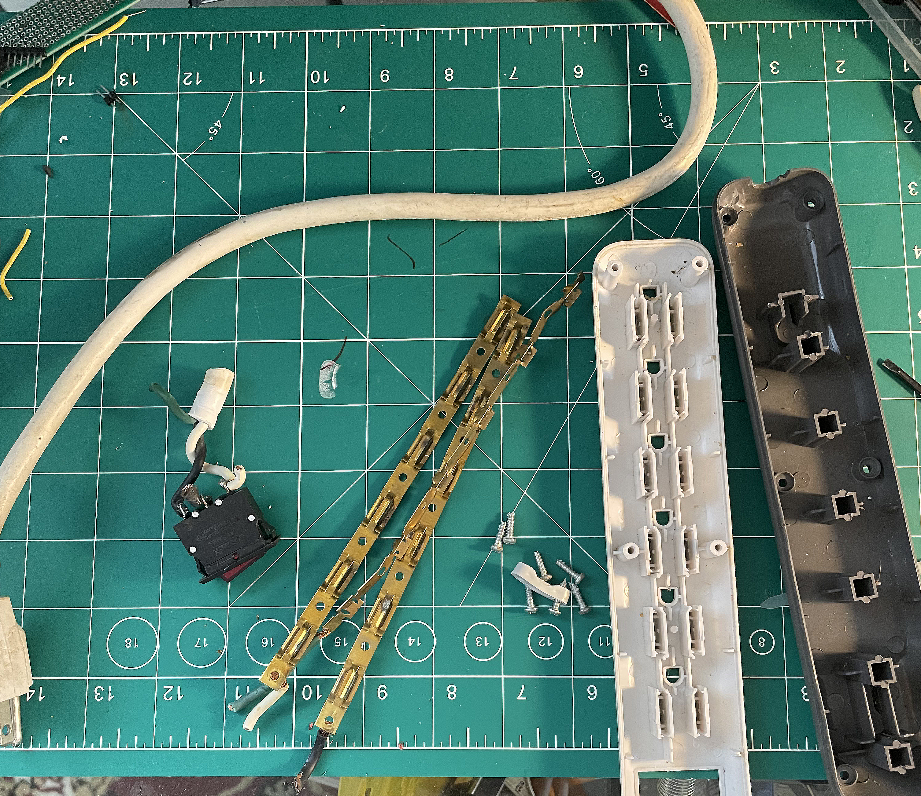 Power Strip Dissaembled